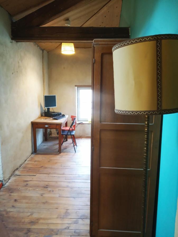 La Maison Rouge - Backpacker Hostel Сент-Етьєн Екстер'єр фото