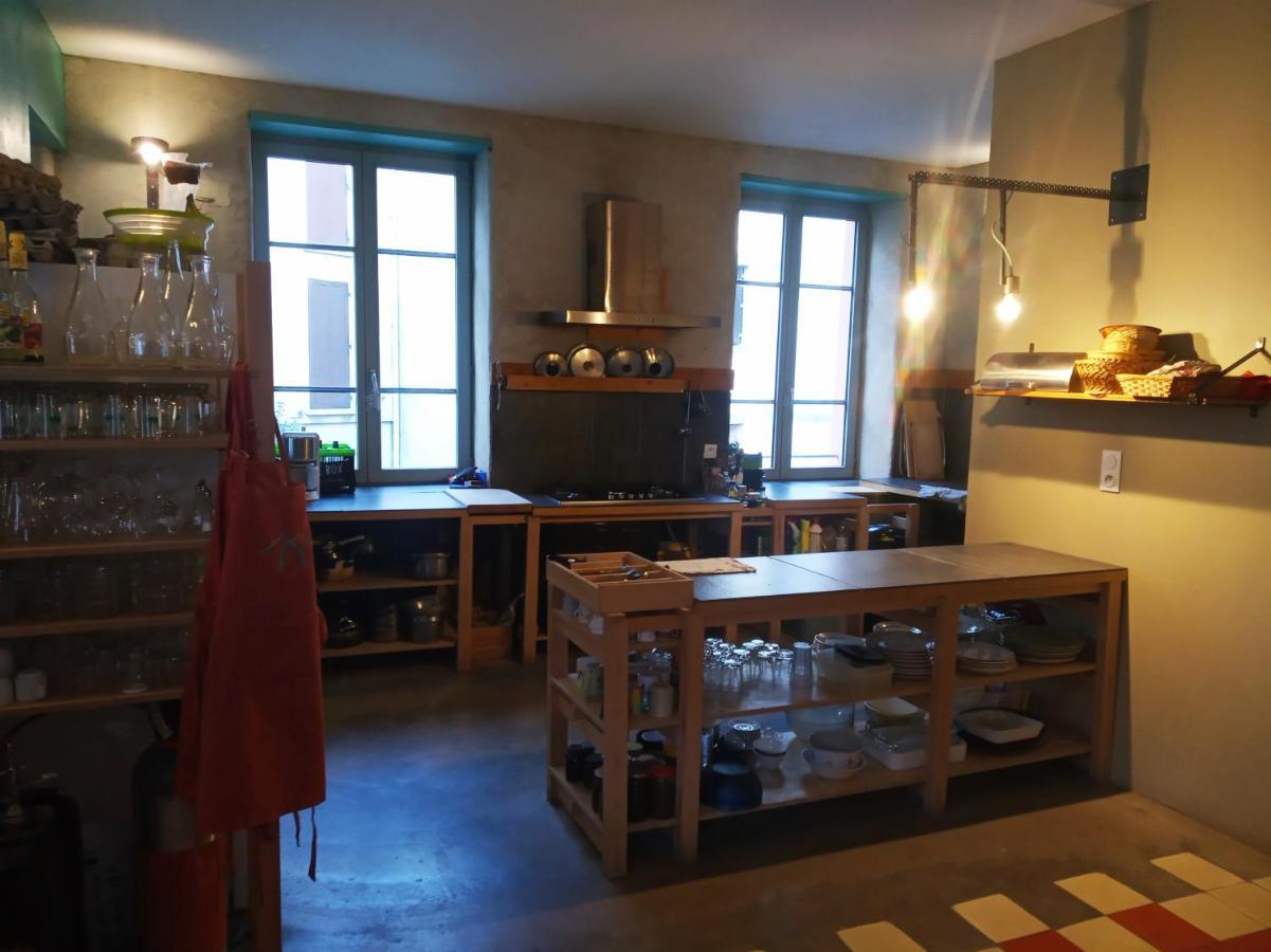 La Maison Rouge - Backpacker Hostel Сент-Етьєн Екстер'єр фото
