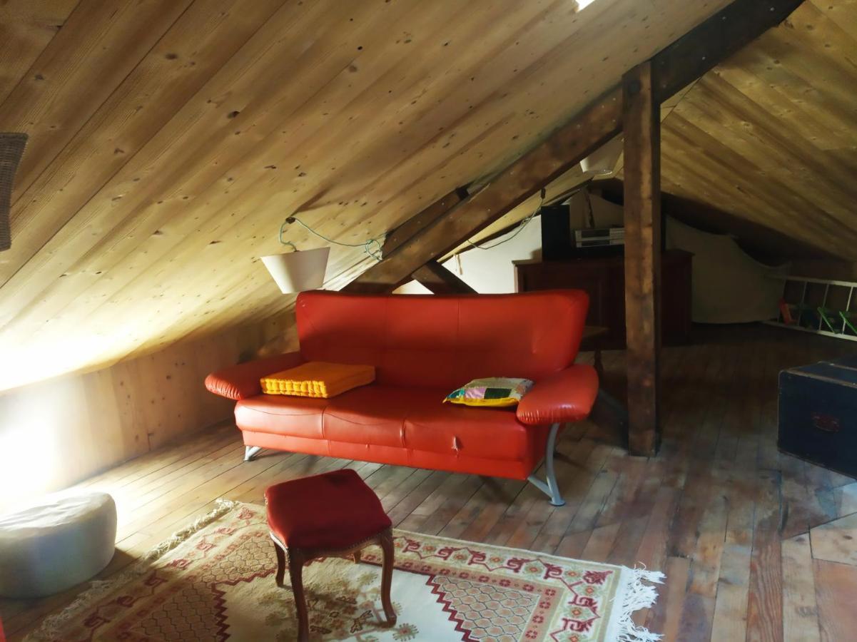 La Maison Rouge - Backpacker Hostel Сент-Етьєн Екстер'єр фото